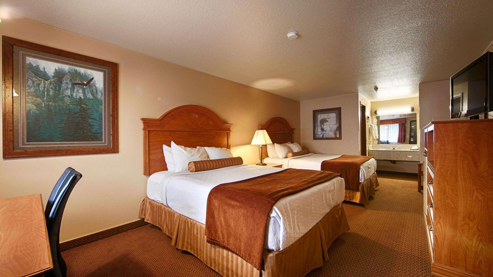 Queen Room with Two Queen Beds - Smoking